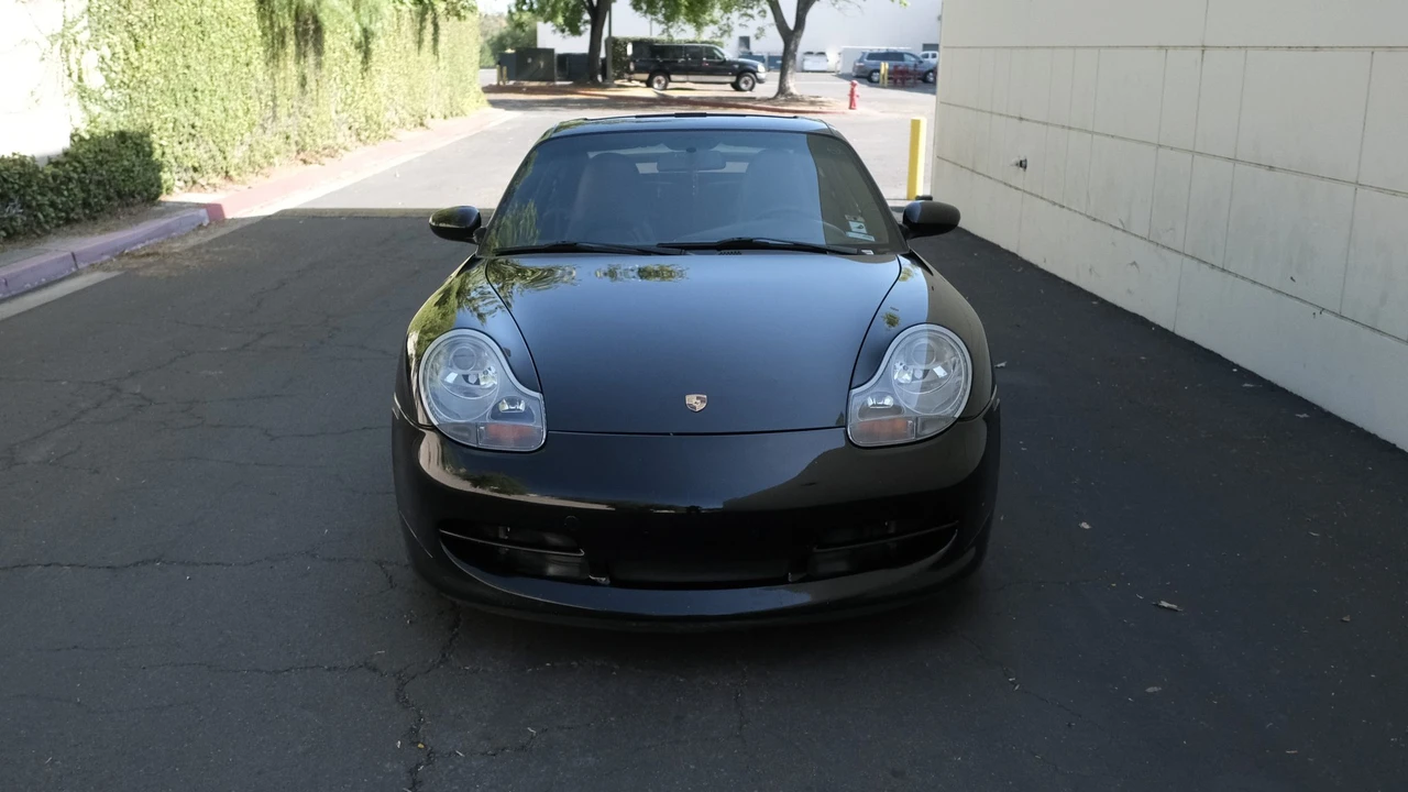2000 Porsche 996 Carrera - Image 2 of 31