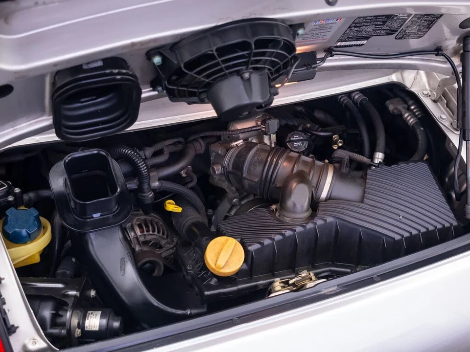 2000 Porsche 996 Carrera - Image 28 of 31