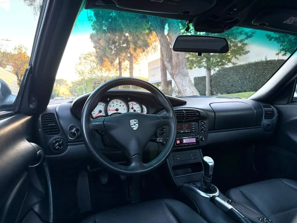 2000 Porsche 996 Carrera - Image 9 of 23