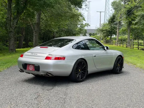 2000 Porsche 911 Carrera Coupe RWD