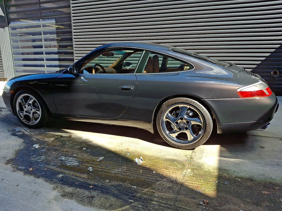 2000 Porsche 996 Carrera - Image 2 of 7