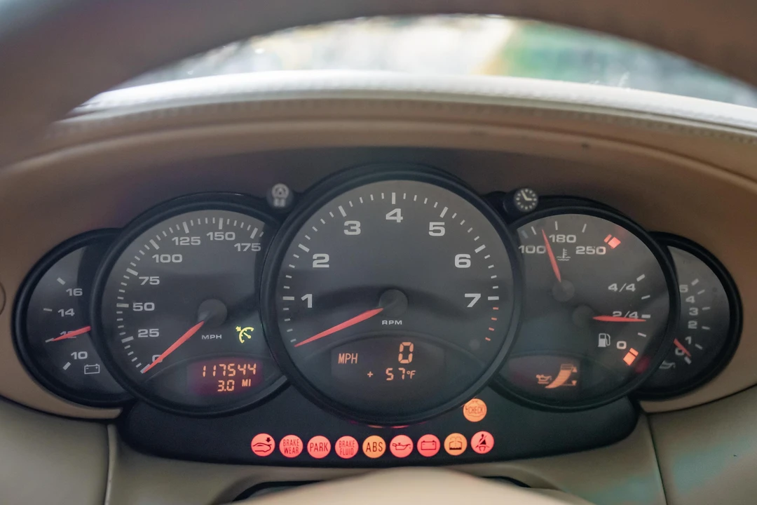 2000 Porsche 996 Carrera - Image 28 of 31