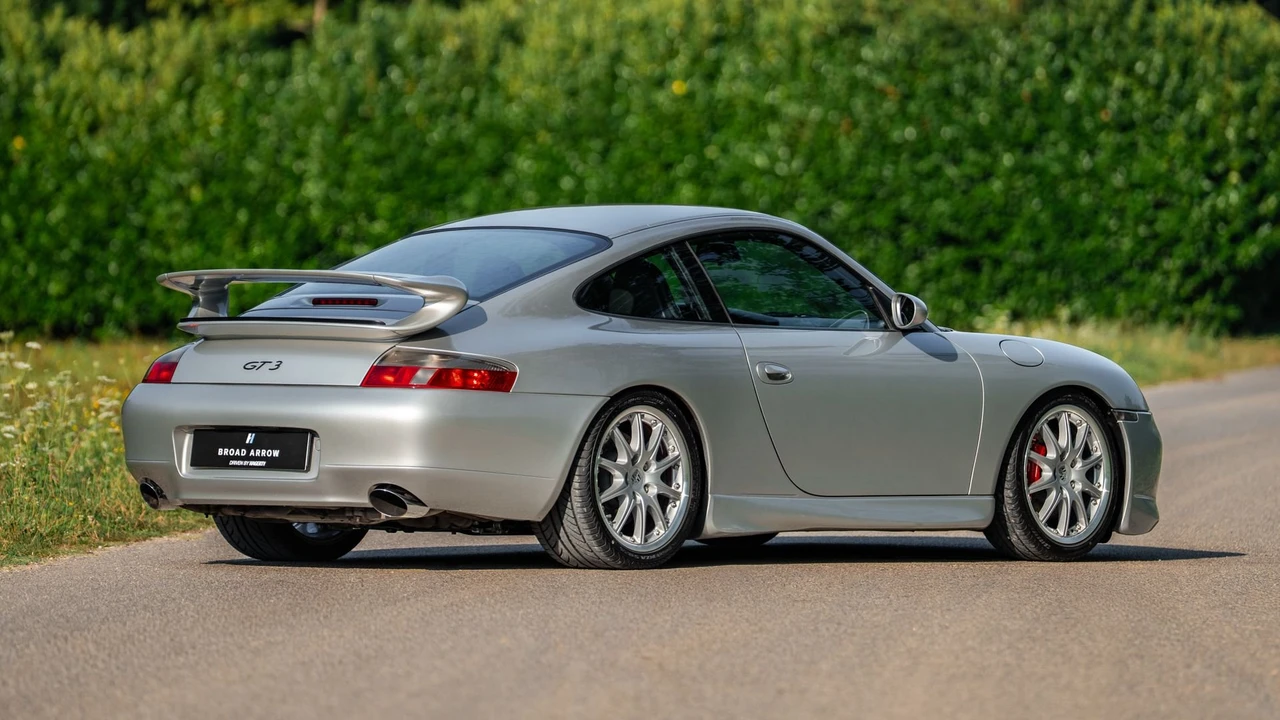 2000 Porsche 996 GT3 - Image 2 of 31