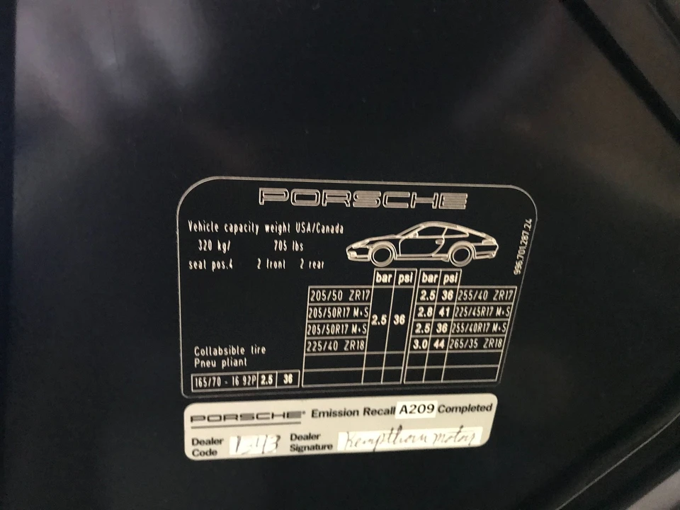 2000 Porsche 996 Carrera 4 - Image 24 of 31