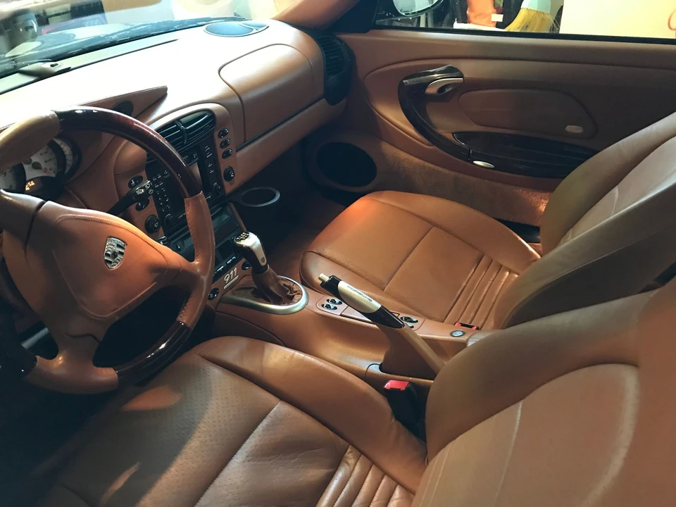 2000 Porsche 996 Carrera 4 - Image 12 of 31