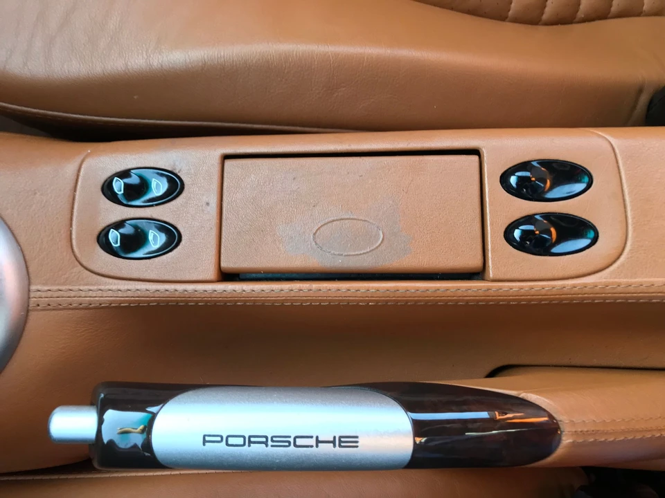2000 Porsche 996 Carrera 4 - Image 20 of 31