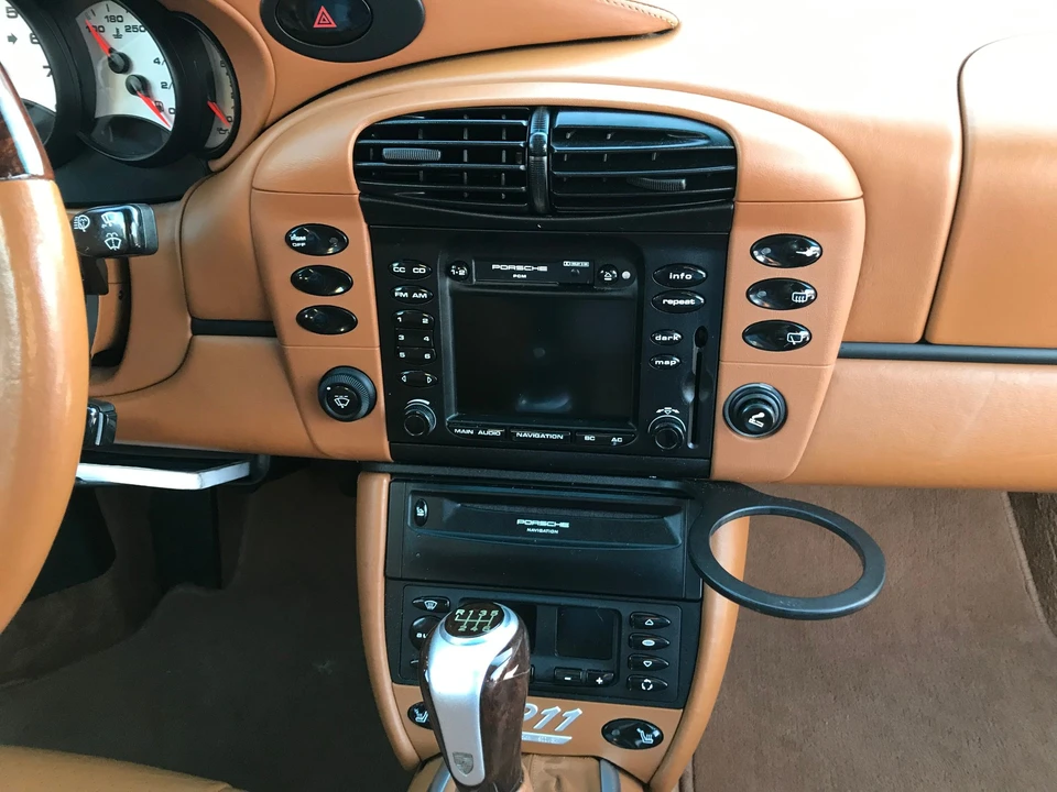 2000 Porsche 996 Carrera 4 - Image 19 of 31