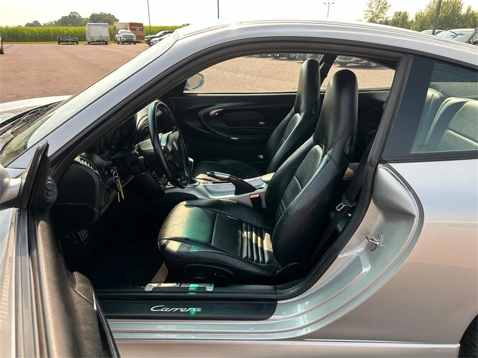 2000 Porsche 996 Carrera - Image 10 of 31