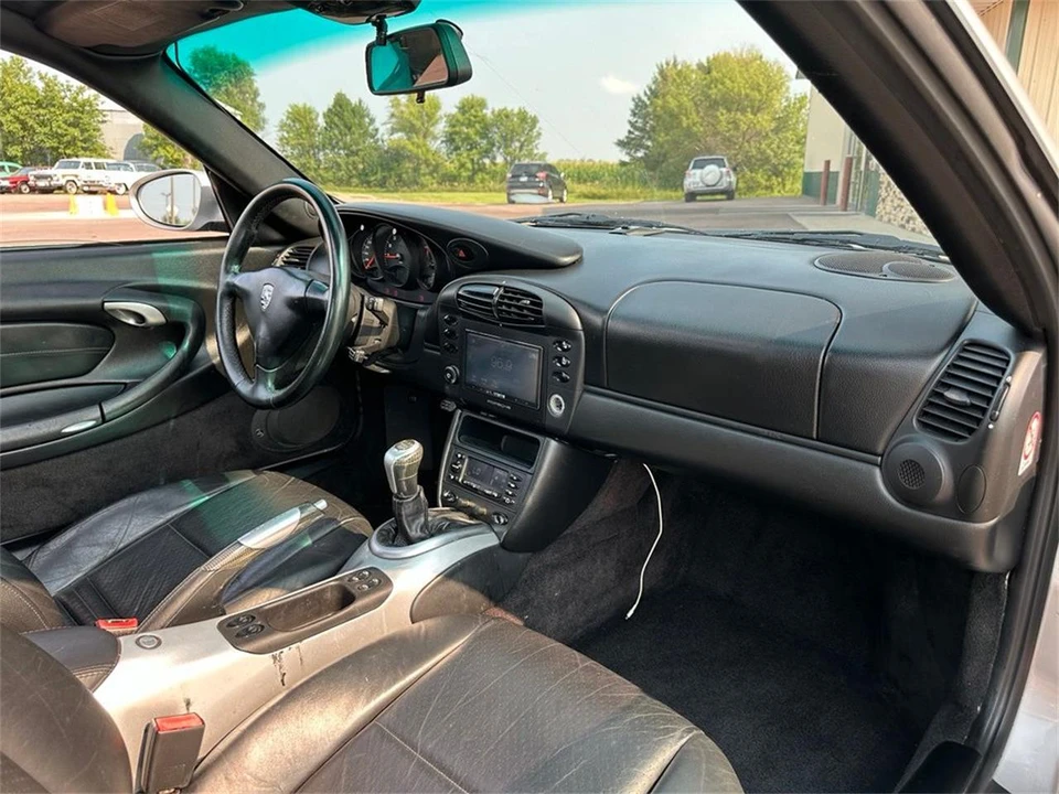 2000 Porsche 996 Carrera - Image 28 of 31