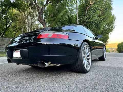 2000 Porsche 911 Carrera
