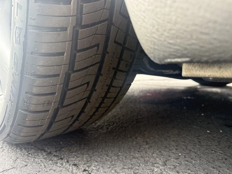 2000 Porsche 996 Carrera 4 - Image 10 of 11