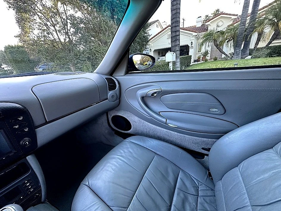 2000 Porsche 996 Carrera 4 - Image 18 of 20