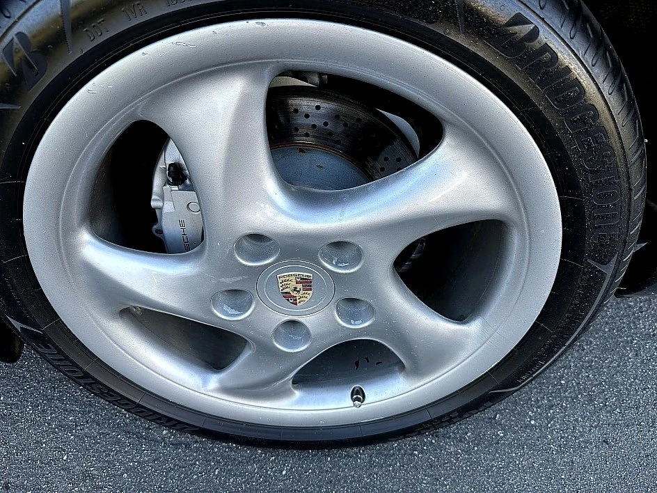 2000 Porsche 996 Carrera 4 - Image 17 of 20
