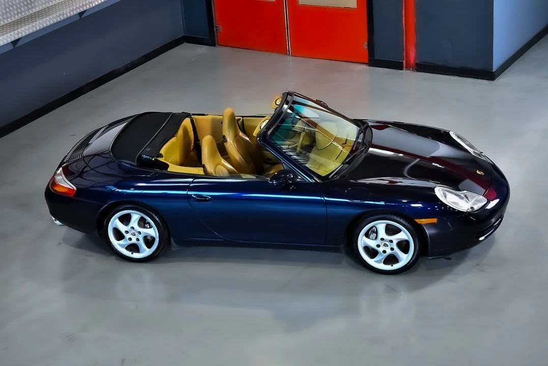 2000 Porsche 996 Carrera 4 - Image 13 of 30