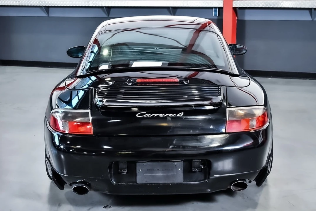 2000 Porsche 996 Carrera 4 - Image 25 of 30
