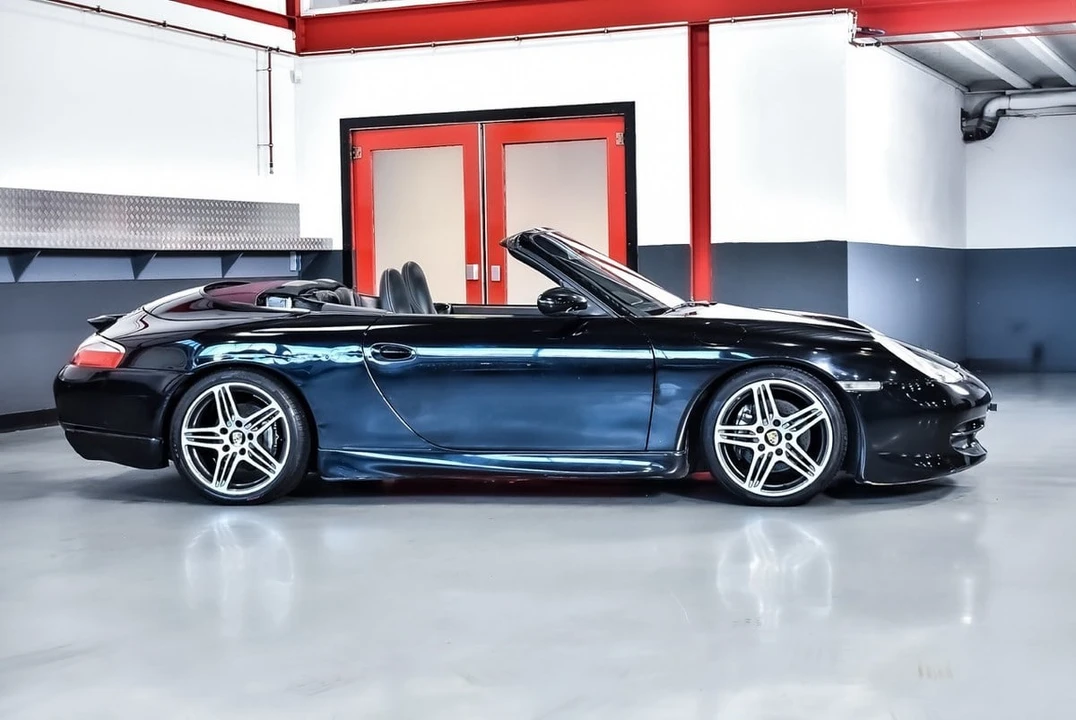 2000 Porsche 996 Carrera 4 - Image 10 of 30