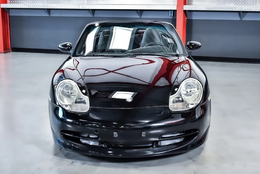 2000 Porsche 996 Carrera 4 - Image 2 of 30