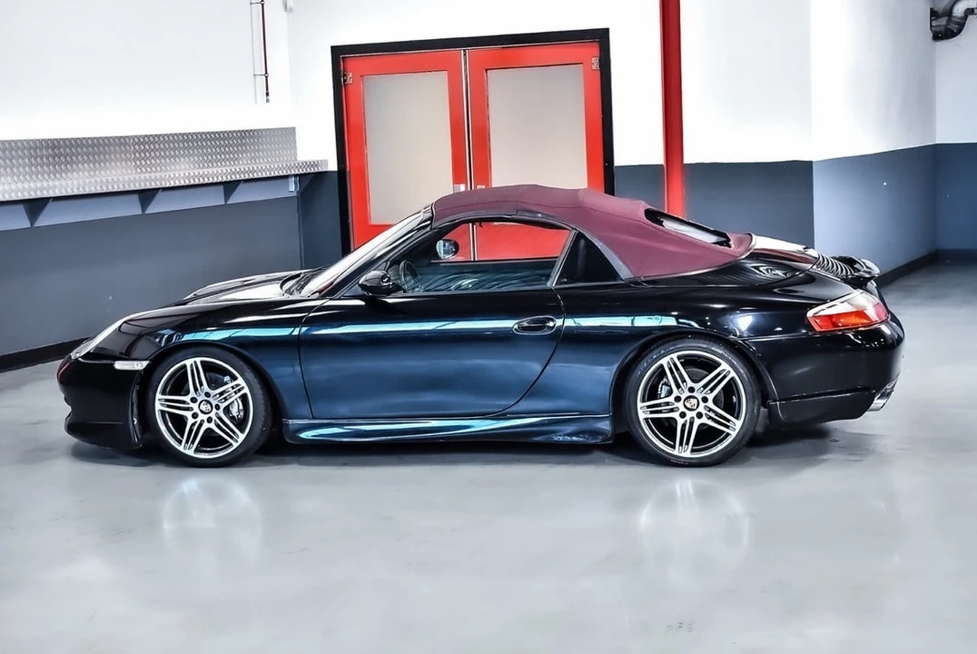 2000 Porsche 996 Carrera 4 - Image 24 of 30