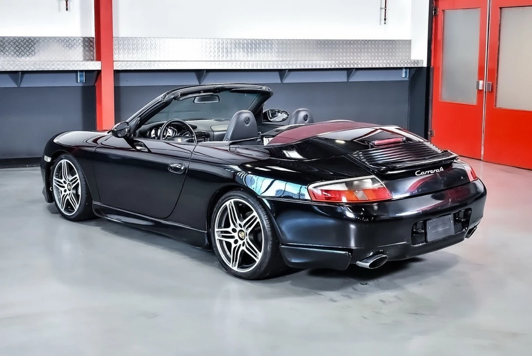 2000 Porsche 996 Carrera 4 - Image 16 of 30