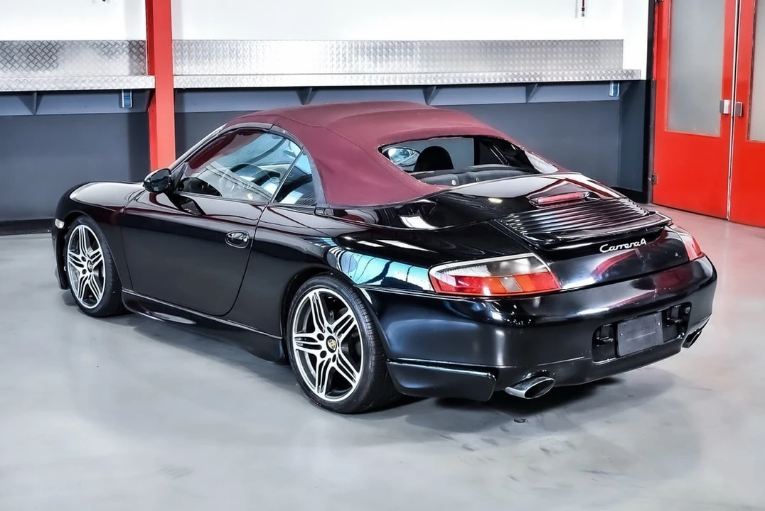 2000 Porsche 996 Carrera 4 - Image 23 of 30