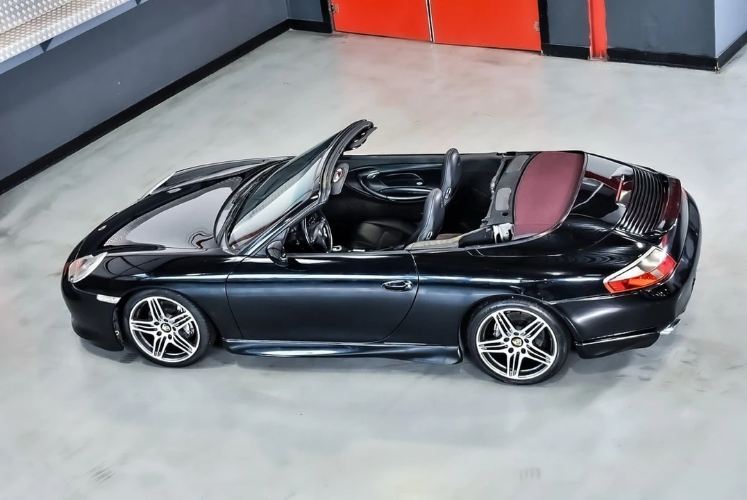 2000 Porsche 996 Carrera 4 - Image 21 of 30