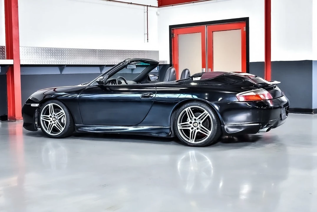 2000 Porsche 996 Carrera 4 - Image 18 of 30