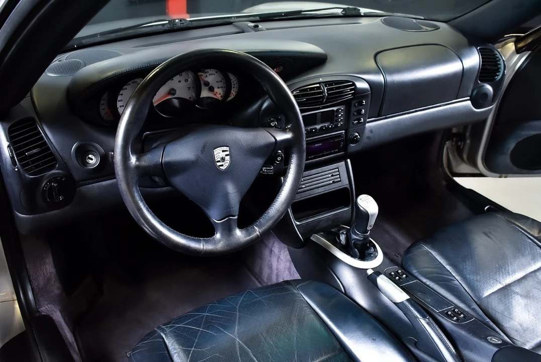 2000 Porsche 996 Carrera - Image 30 of 31