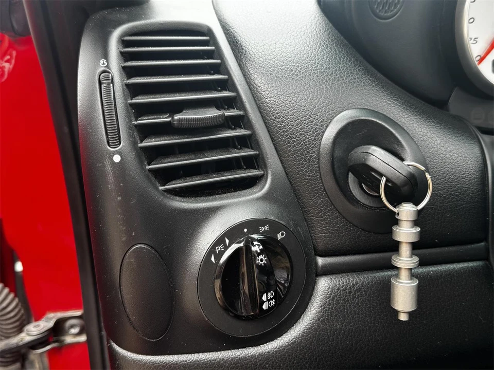 2000 Porsche 986 Boxster - Image 29 of 31