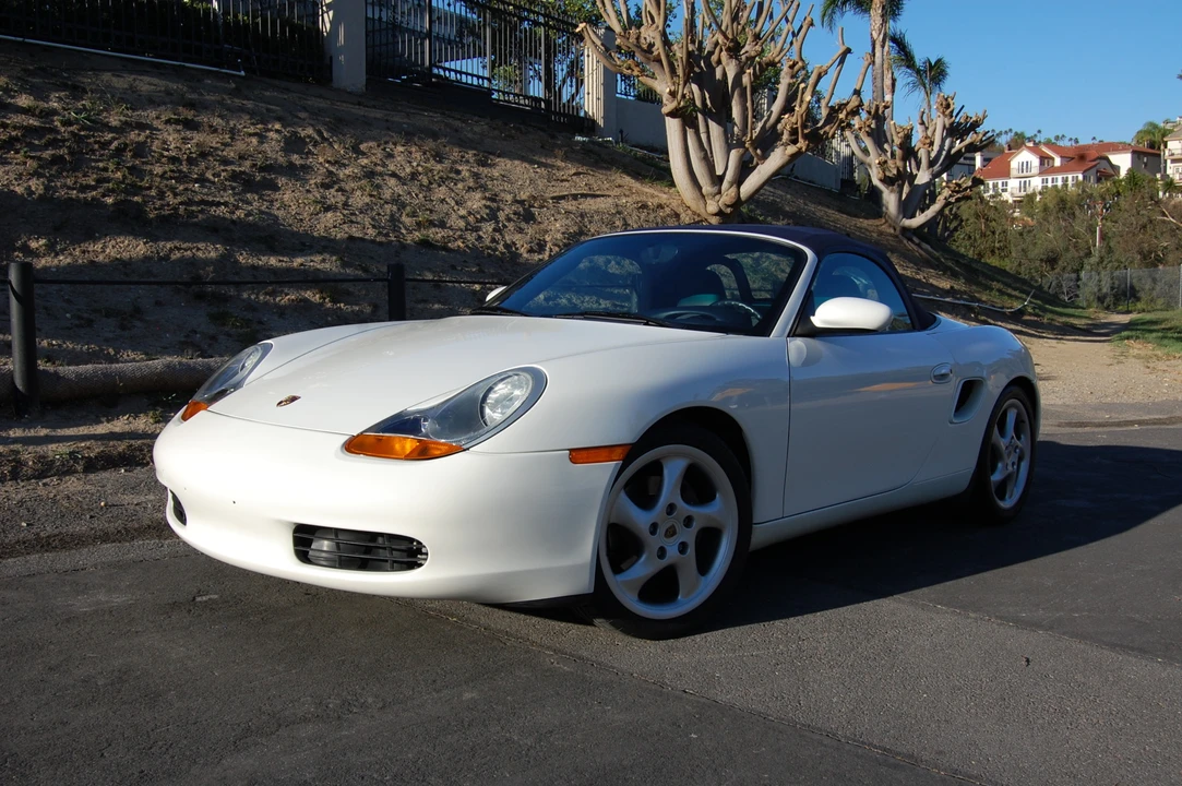 2000 Porsche 986 Boxster - Image 8 of 31