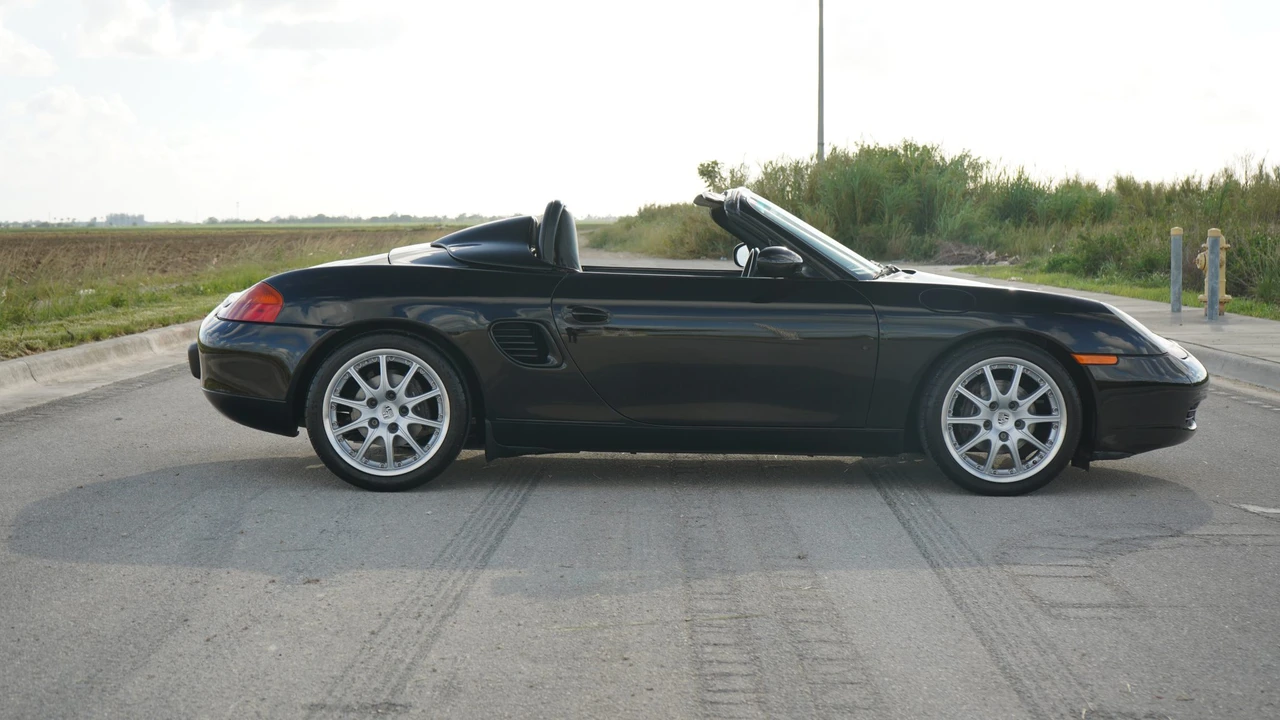 2000 Porsche 986 Boxster - Image 13 of 31