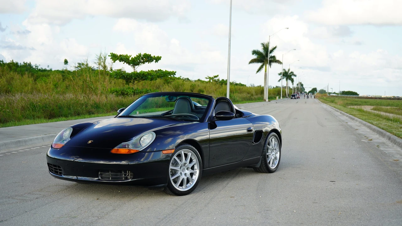2000 Porsche 986 Boxster - Image 2 of 31