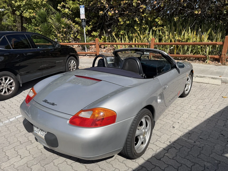 2000 Porsche 986 Boxster - Image 9 of 31