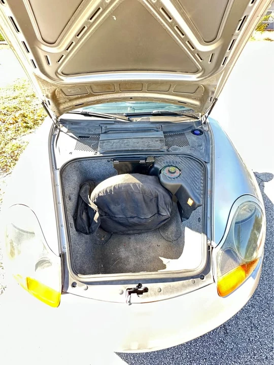 2000 Porsche 986 Boxster - Image 9 of 16