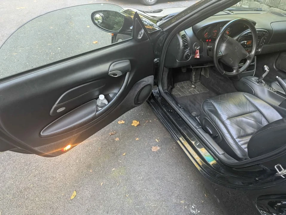 2000 Porsche 986 Boxster - Image 9 of 18