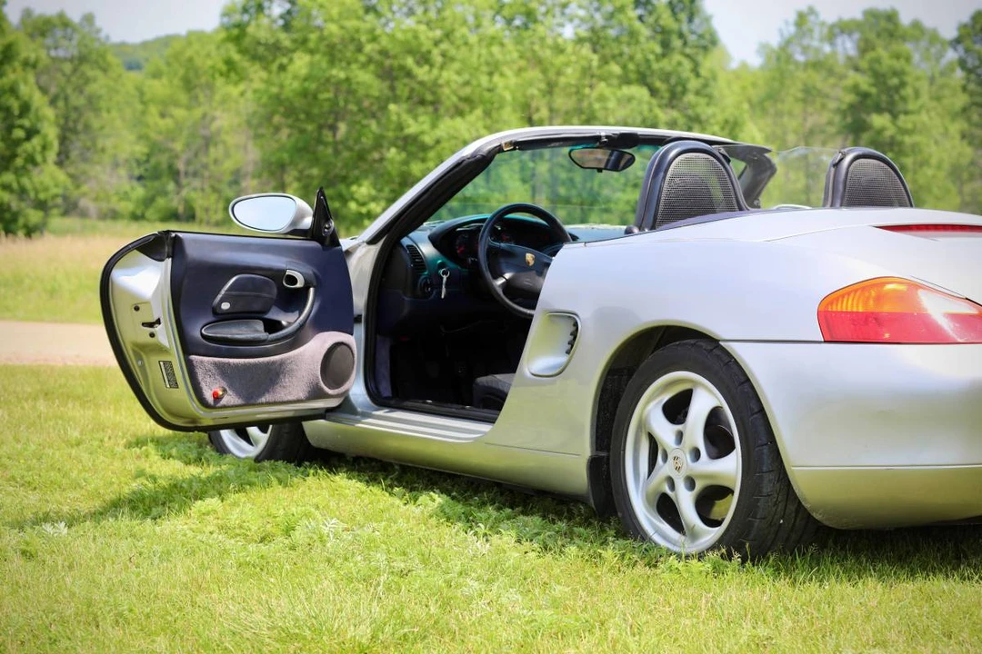 2000 Porsche 986 Boxster - Image 8 of 24
