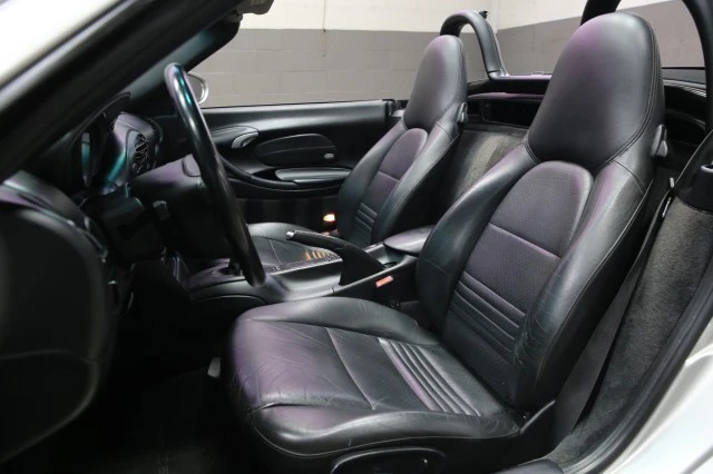 2000 Porsche 986 Boxster - Image 9 of 24