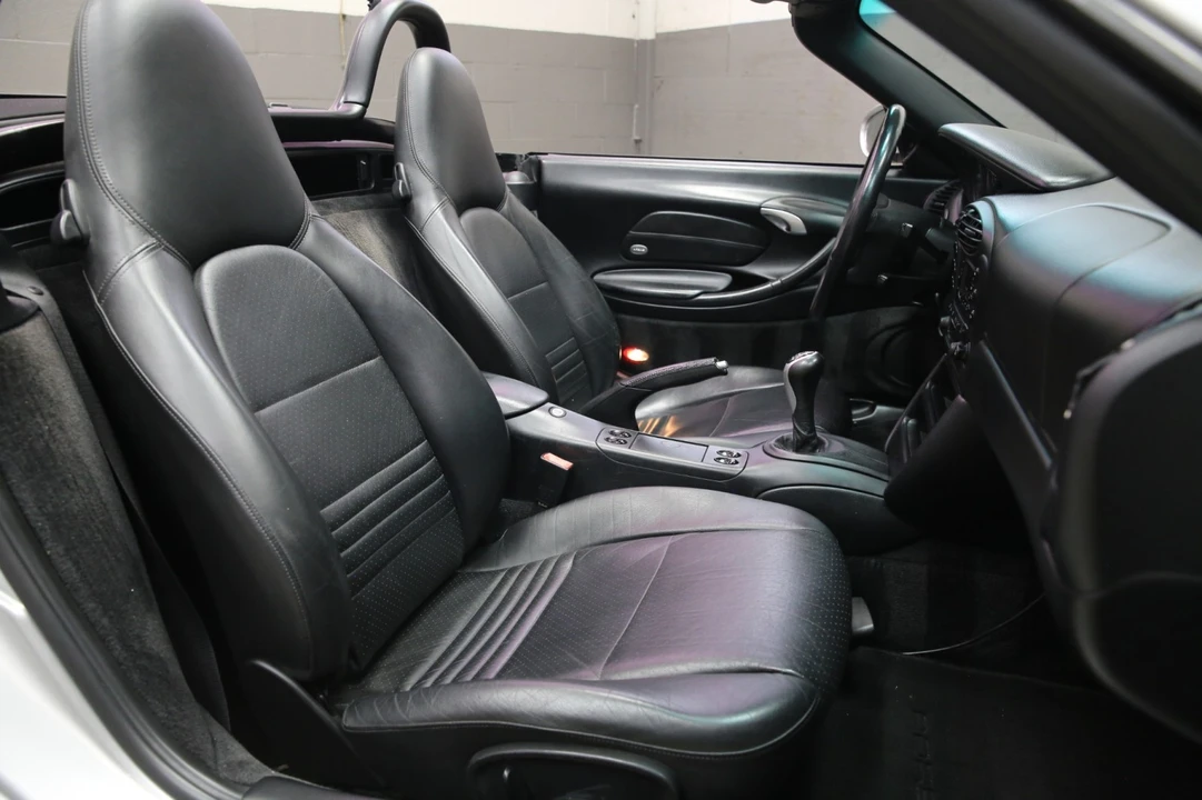 2000 Porsche 986 Boxster - Image 11 of 31