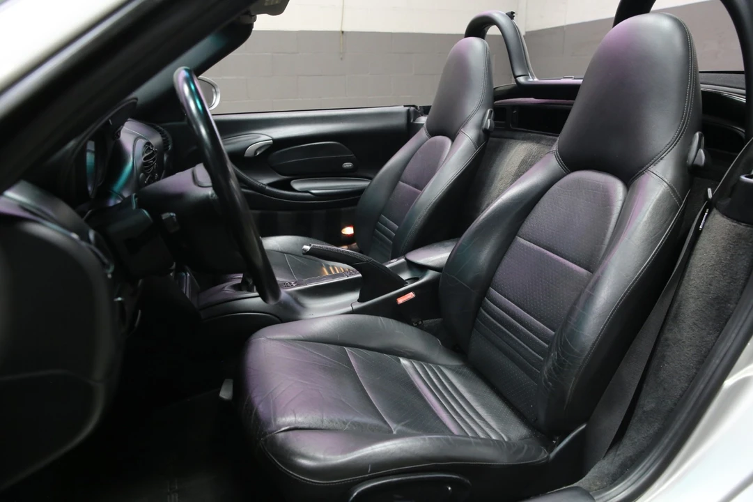 2000 Porsche 986 Boxster - Image 9 of 31