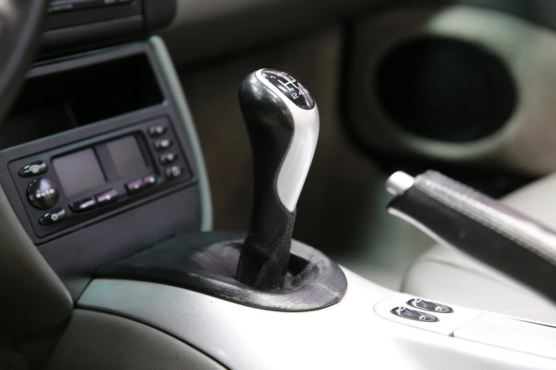 2000 Porsche 986 Boxster - Image 8 of 31