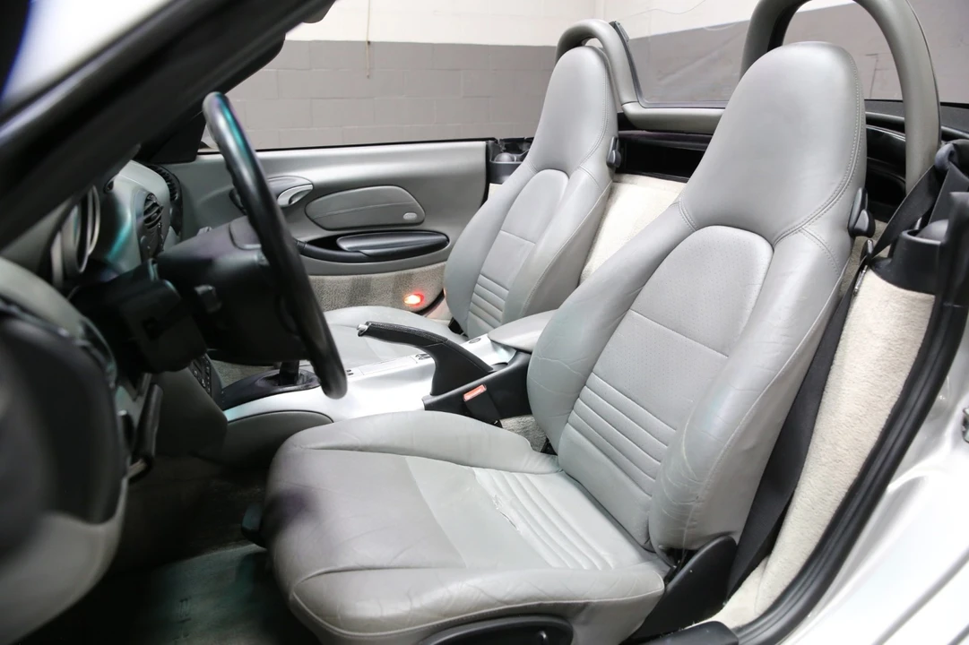 2000 Porsche 986 Boxster - Image 10 of 31