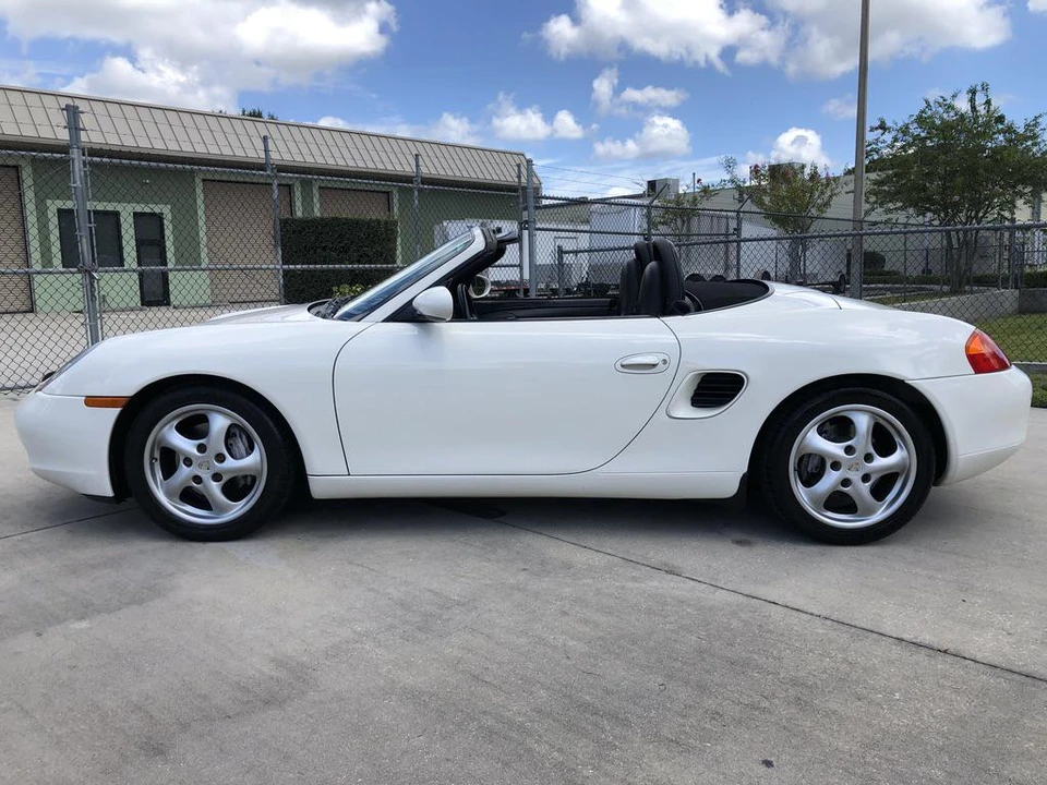 2000 Porsche 986 Boxster - Image 8 of 31