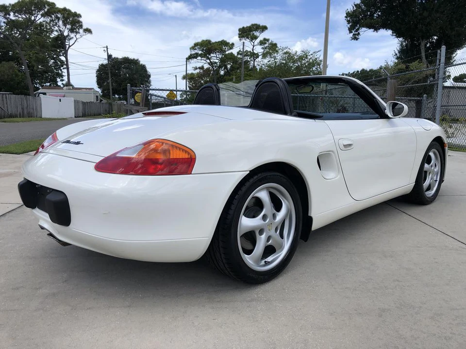 2000 Porsche 986 Boxster - Image 11 of 31