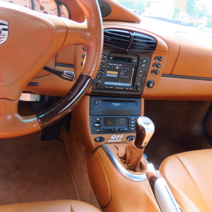 2000 Porsche 996 Carrera 4 - Image 3 of 4