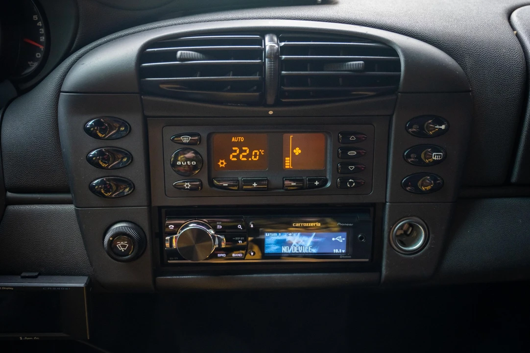 2000 Porsche 996 GT3 - Image 17 of 31