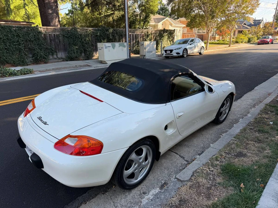 2000 Porsche 986 Boxster - Image 11 of 19