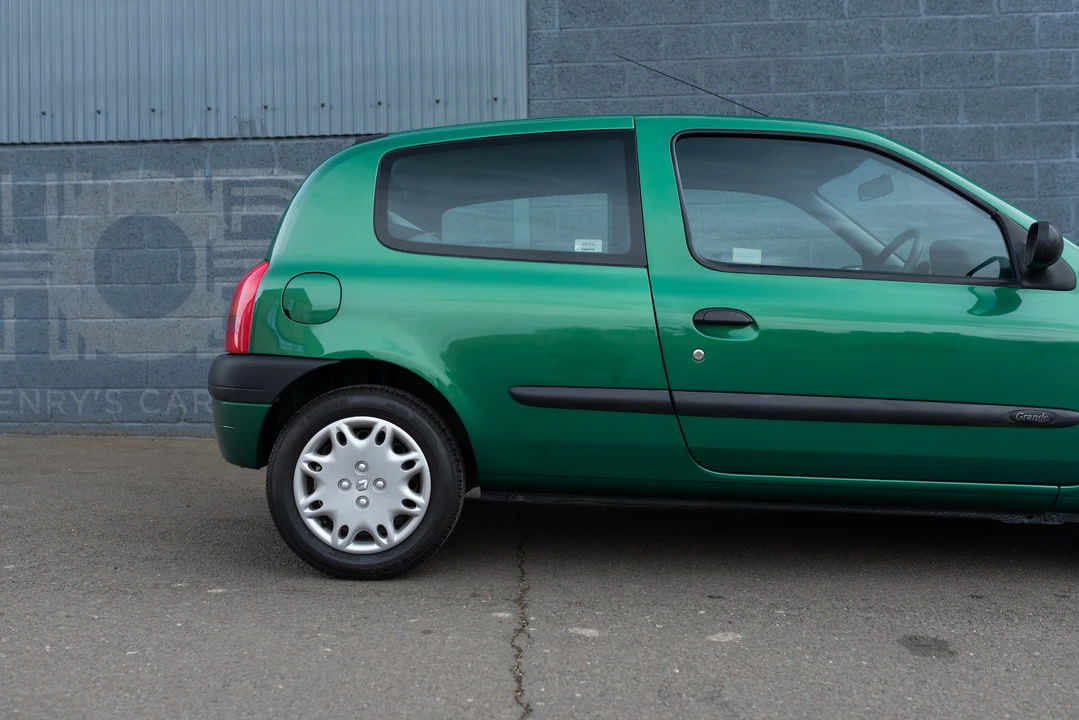 2000 Renault Clio 2nd Gen - Image 17 of 31