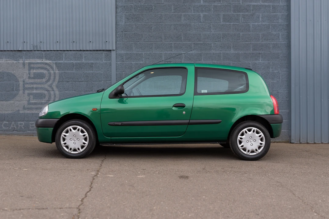 2000 Renault Clio 2nd Gen - Image 8 of 31