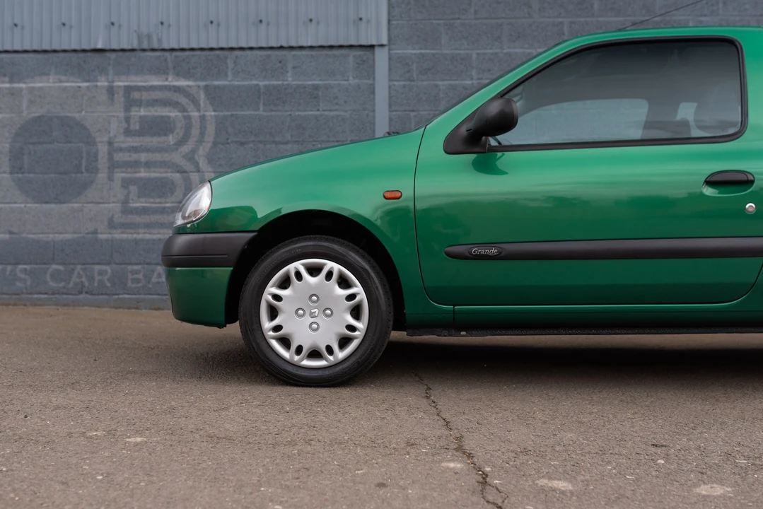 2000 Renault Clio 2nd Gen - Image 19 of 31
