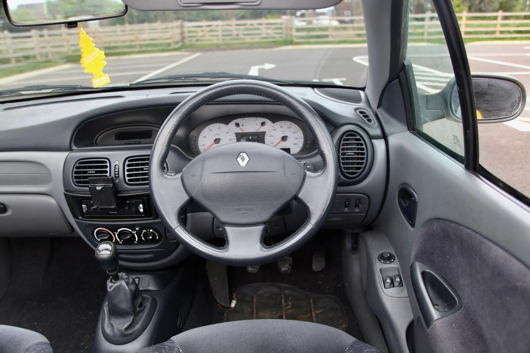 2000 Renault Megane 1st Gen - Image 27 of 30