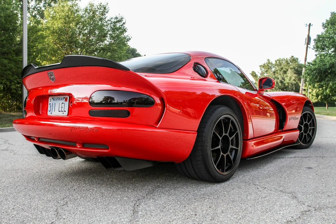 2000 Dodge Viper GTS 2nd Gen - Image 4 of 8